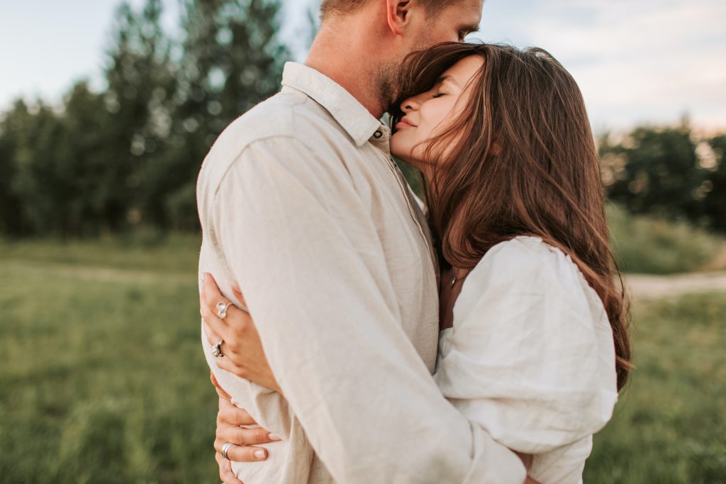 Green Flags to Look For in a Man (Complete Guide)