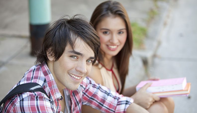 How Does Dating In College Work