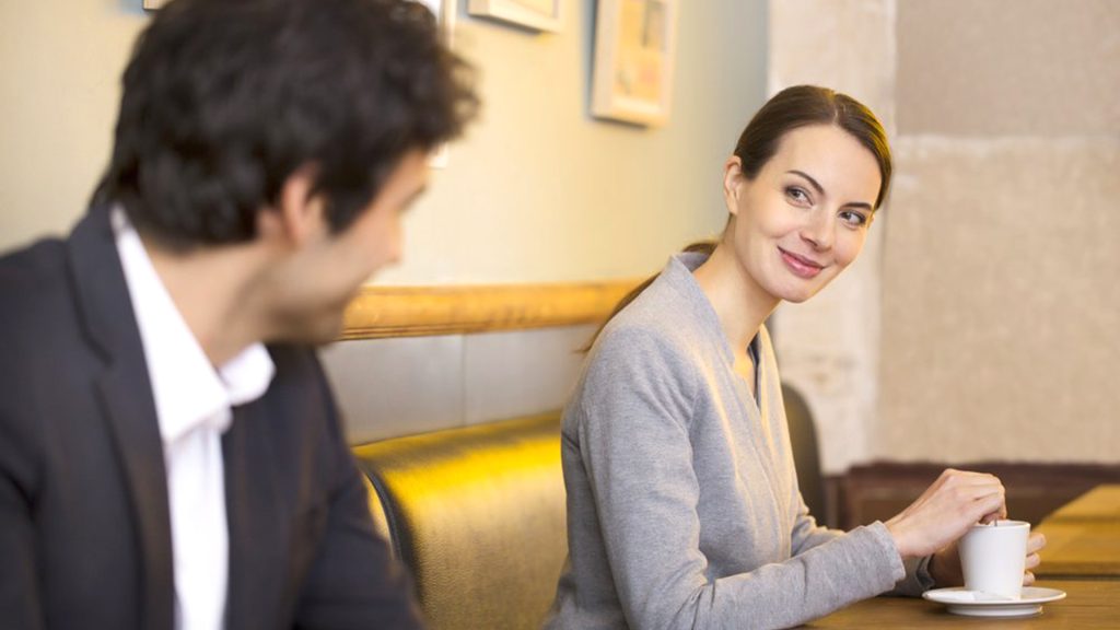 5 Simple Tricks To Get Guy's Attention